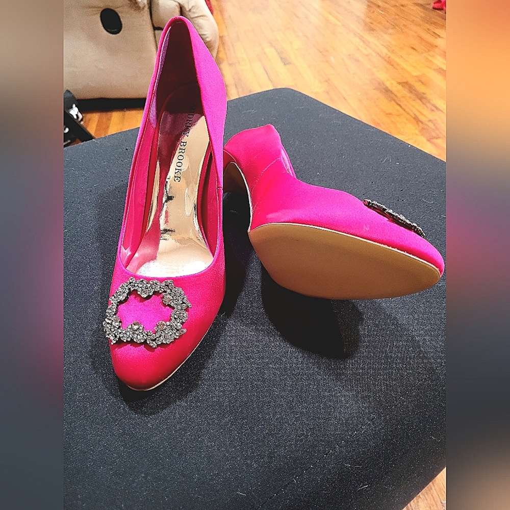 *New* AUDREY BROOKE Satin Fuchsia Heels, Size 9